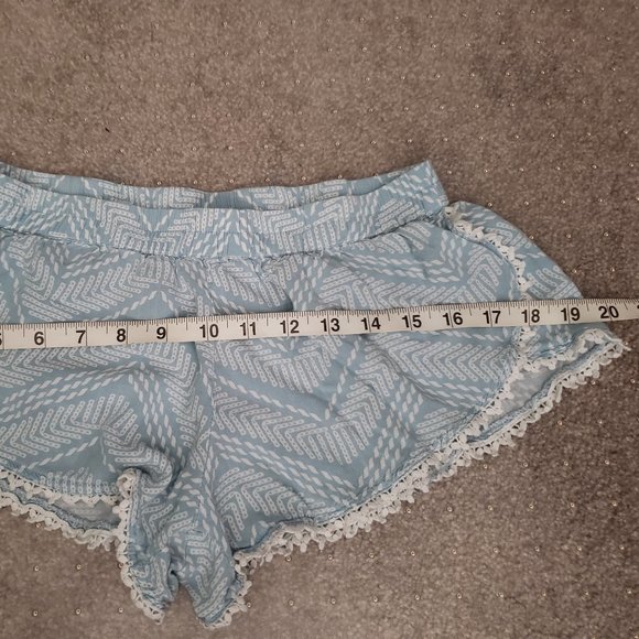 Cute Derek Heart Blue and White shorts - Picture 4 of 10